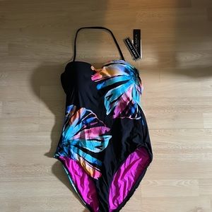 LA BLANCA new one piece bathing suit
